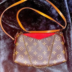Louis Vuitton Pallas Clutch/Crossbody